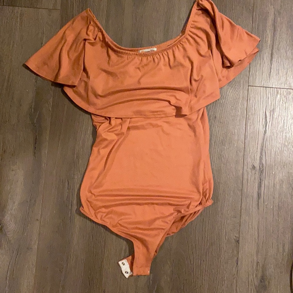 Strapless/off the shoulder bodysuit